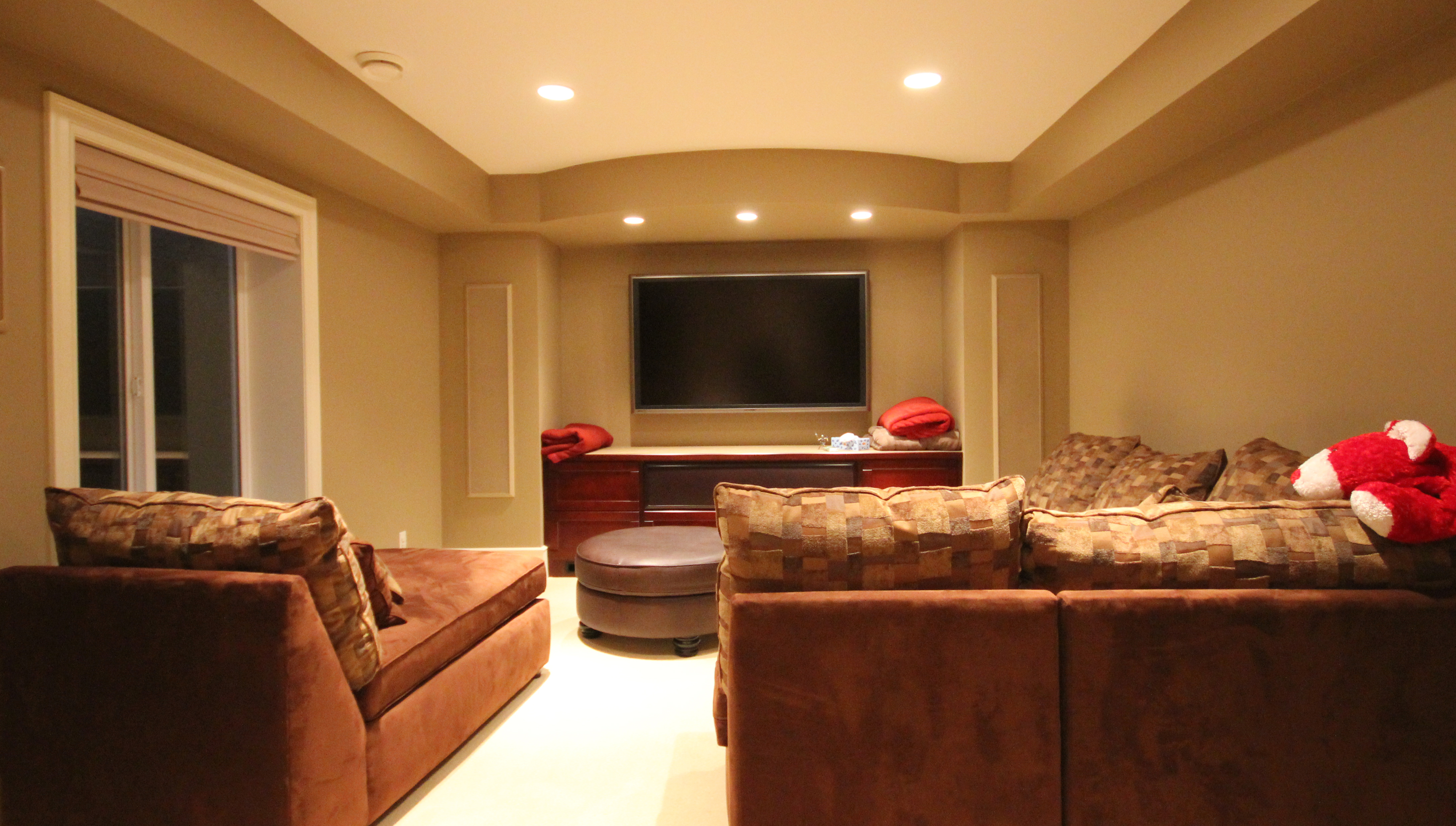 CUSTOM THEATRE ROOM